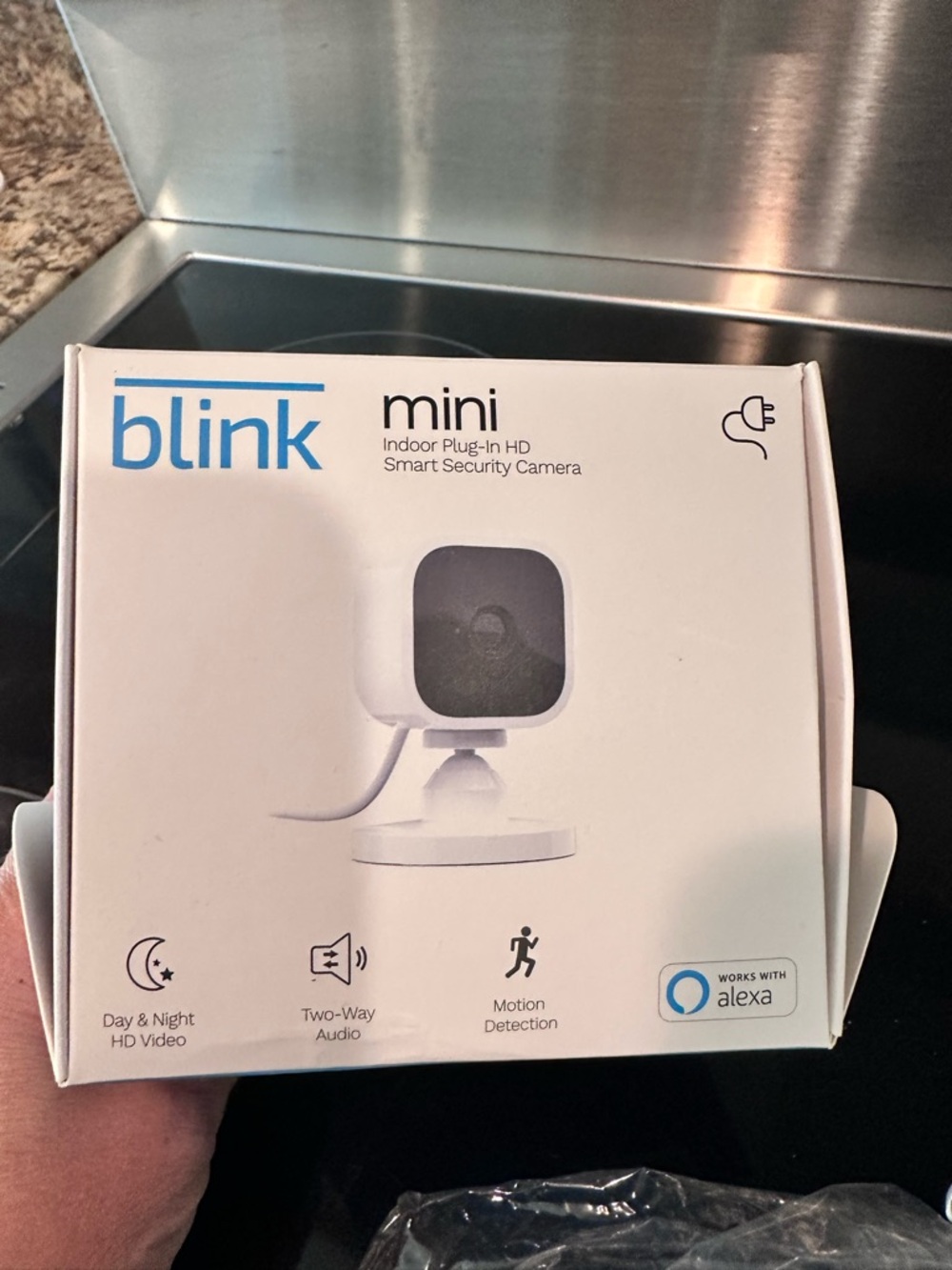 Link Blink Mini Indoor Smart Camera - White with Black Face
